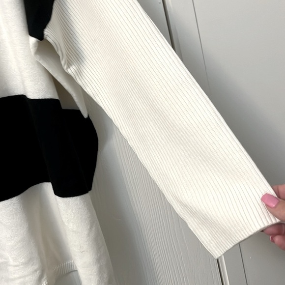 DKNY Women's Striped Silver Sequin Logo Sweater Black/White Top Size XL NWT - Picture 5 of 7